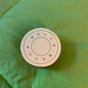 Becca Set & Refresh Powder